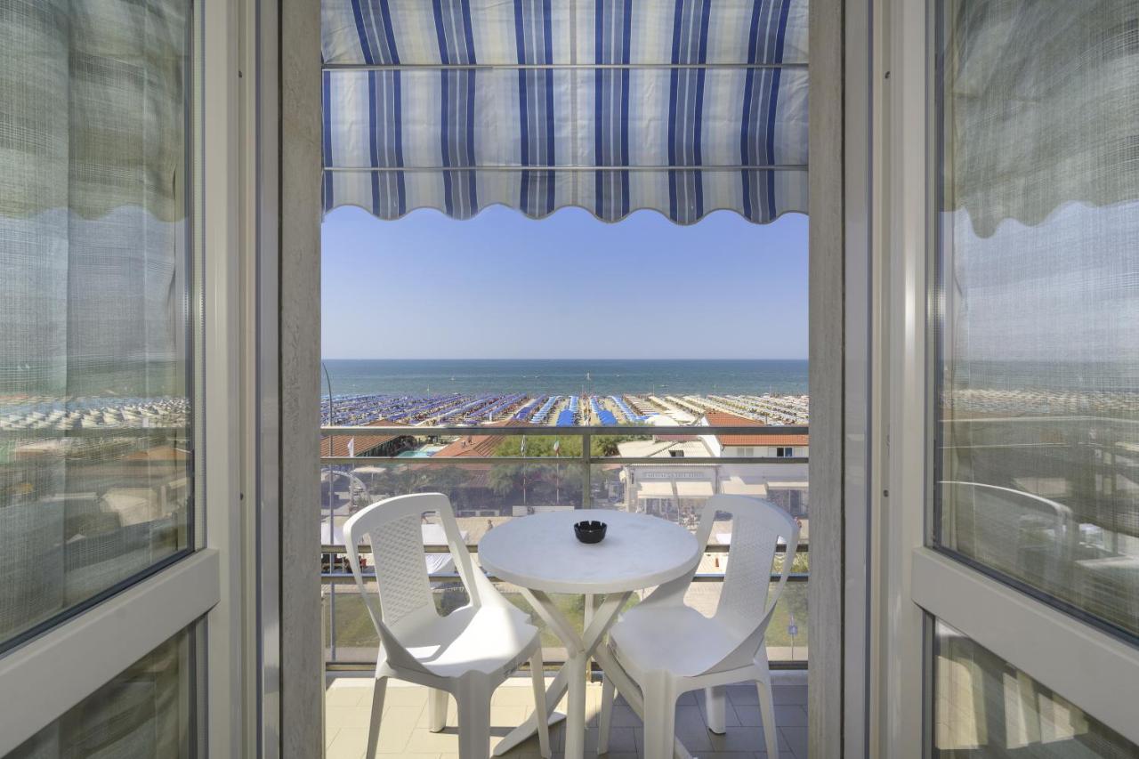 Hotel Lungomare Lido di Camaiore Exterior photo