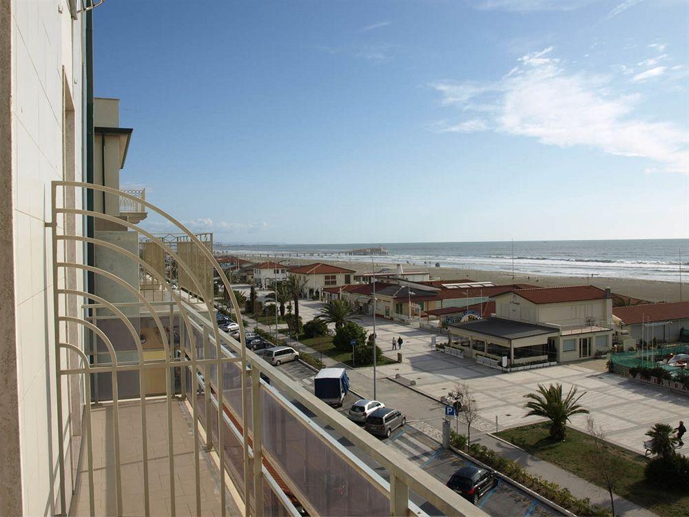 Hotel Lungomare Lido di Camaiore Exterior photo