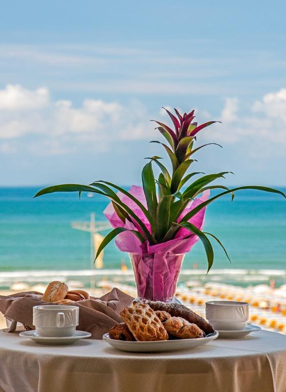 Hotel Lungomare Lido di Camaiore Exterior photo